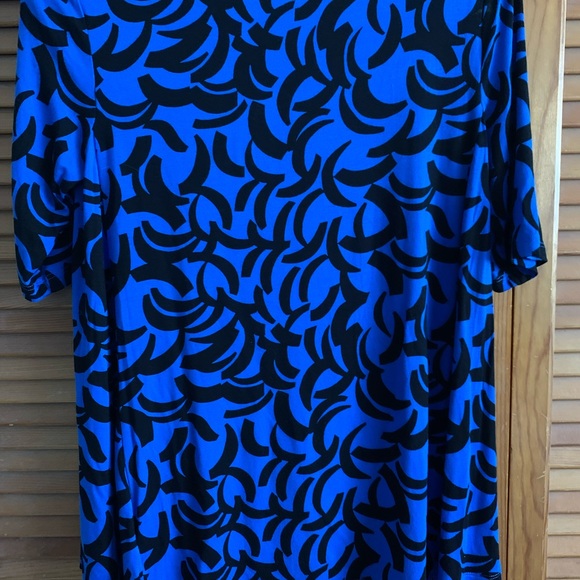 Dana Buchanan High Low Elbow Length Rayon Top, Sz. M - Gently Used - Picture 2 of 7